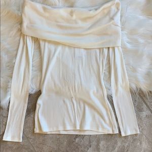 Off the shoulder thin sweater